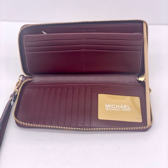 Michael Kors Sheila Medium Metallic Satchel
Crossbody and Continental Wallet Set - Picture 5 of 13